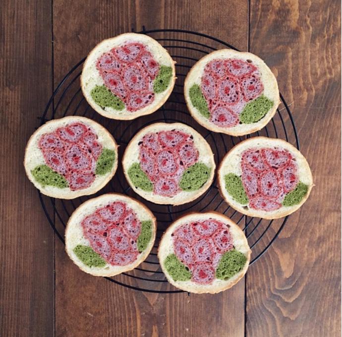 Japonská maminka peče chleby podle kreseb jejího syna. Internet je z nich paf