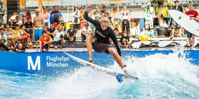 Letiště Mnichov – věřte nevěřte, ale na tomto letišti se pravidelně konají surfařské soutěže.