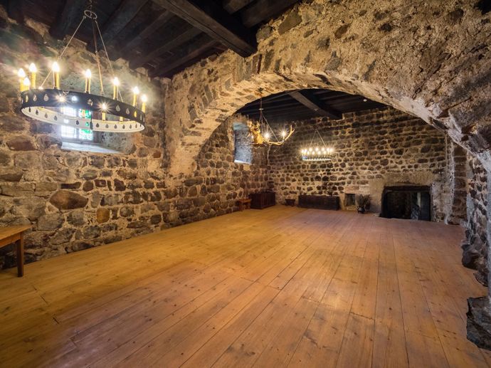 Úchvatný středověký hrad na prodej