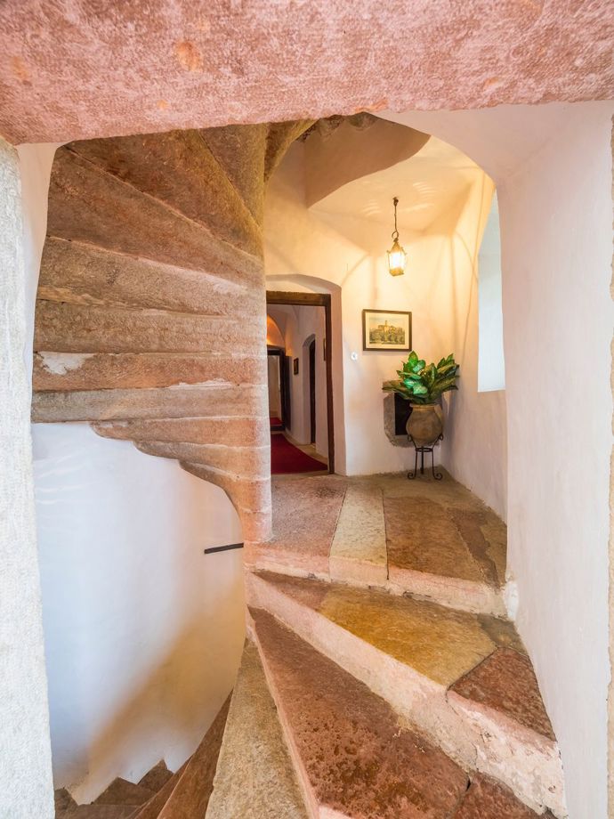 Úchvatný středověký hrad na prodej