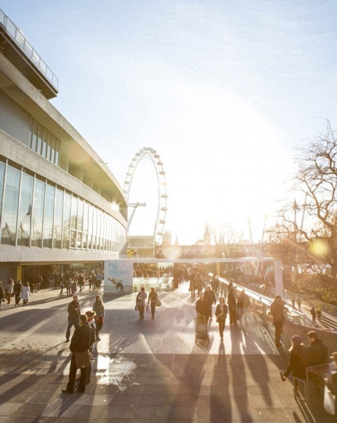 Pobavte se na festivalu South Bank of the River Thames v Londýně.