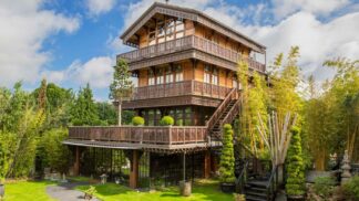 Dřív tato nemovitost sloužila jako obyčejná loděnice.