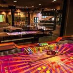 Domácí kasino rappera Curtise Jamese Jacksona, známého pod pseudonymem 50 Cent. Tento hvězdný úlet nás od populárního rappera nepřekvapuje. Doma má 35 koupelen i noční klub.