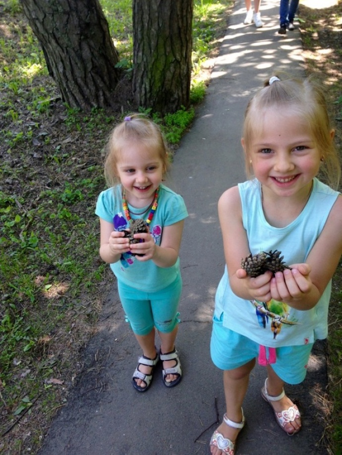 ... zahrajte si na veverky – najděte vhodnou dutinu ve stromě a naplňte ji zásobami na zimu...