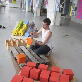 Dán vyrobil přes 3 500 ptačích budek za 7 let. Co ho k tomu vedlo?