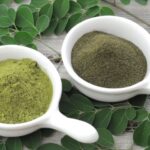 Moringa rovněž dodává tělu vitamíny a další důležité živiny.