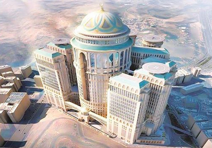 Abraj Kudai byl navržen tak, aby perfektně zapadl do okolní krajiny.