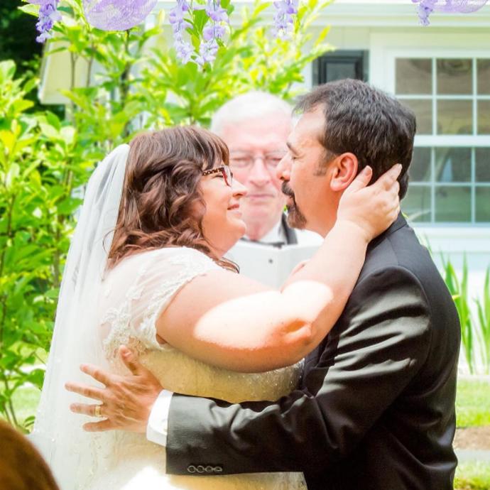 „V minulosti jsme oba měli velké a drahé svatby a nechtěli jsme znovu tolik utrácet. Za ušetřené peníze jsme si dopřáli pořádné líbánky.“ – Lisa Papotto