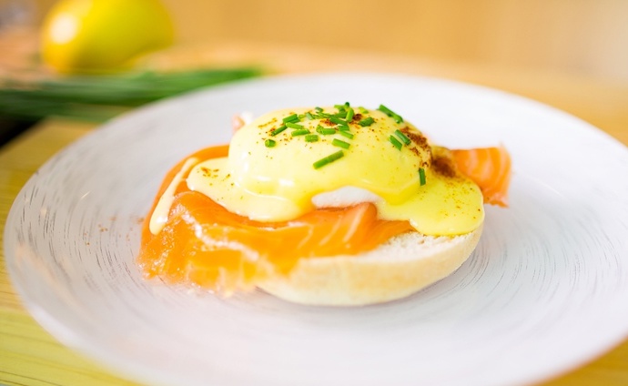 Voilá, vejce Benedikt jsou za čtvrt hodiny na stole!