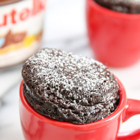 Upečete ho v hrnku a jen ze tří ingrediencí...