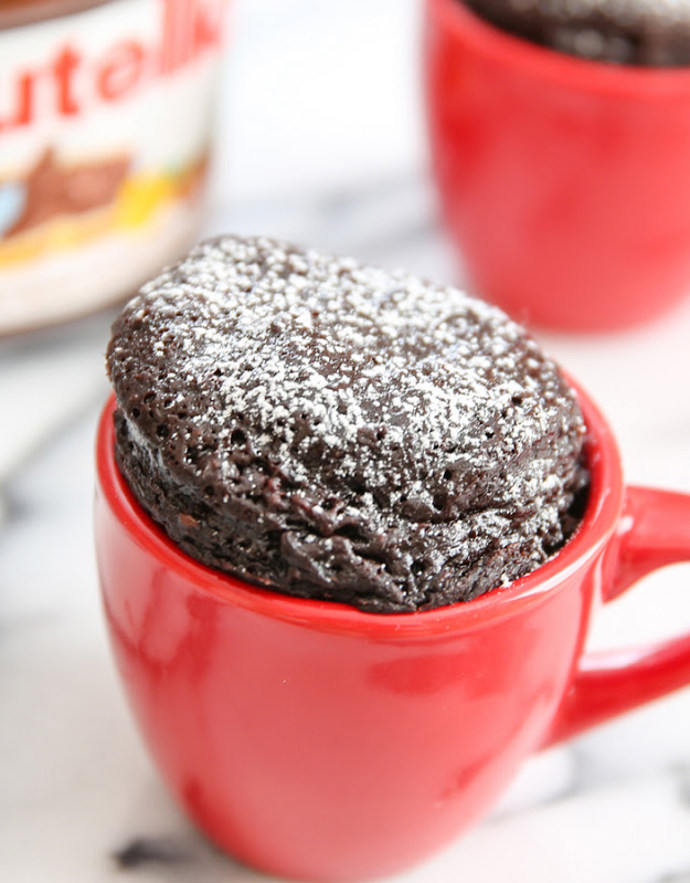 Upečete ho v hrnku a jen ze tří ingrediencí...