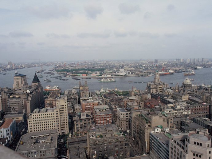 Ještě v roce 1989 se šanghajský obvod Pchu-tung nedočkal rozvoje. Platil za ten bažinatý břeh řeky Chuang-pchu-ťiang.