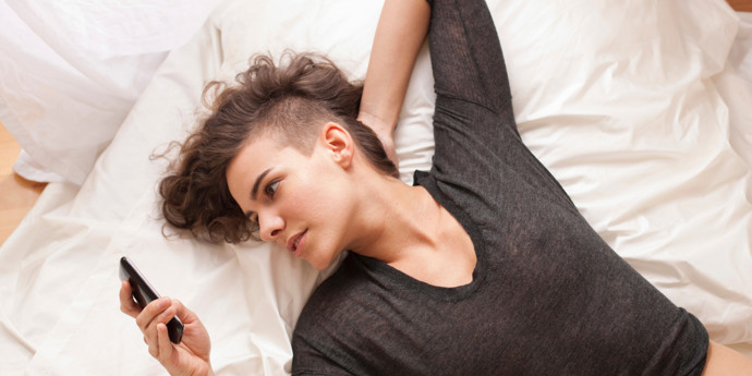 17. „Dnes mám hodně práce. Nebudeš mě mít dřív než zítra.“ Proč to funguje: Hra na tajemnou dámu vždycky fungovala a navíc tím naznačíte, že se má váš drahý nač těšit.