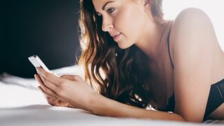 „Tvoje oblečení bude na zemi, jen co se ukážeš ve dveřích.“