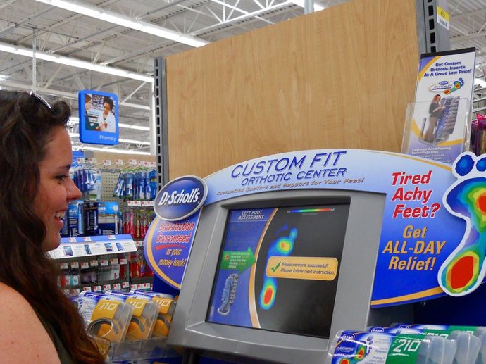 Pokud vás pedikúra neláká, dejte si alespoň do bot gelové vložky.