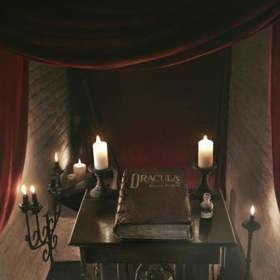 Vítězové soutěže Airbnb si prožijí podobný příběh jako Jonathan Harker (titulní protagonista Stokerova románu).