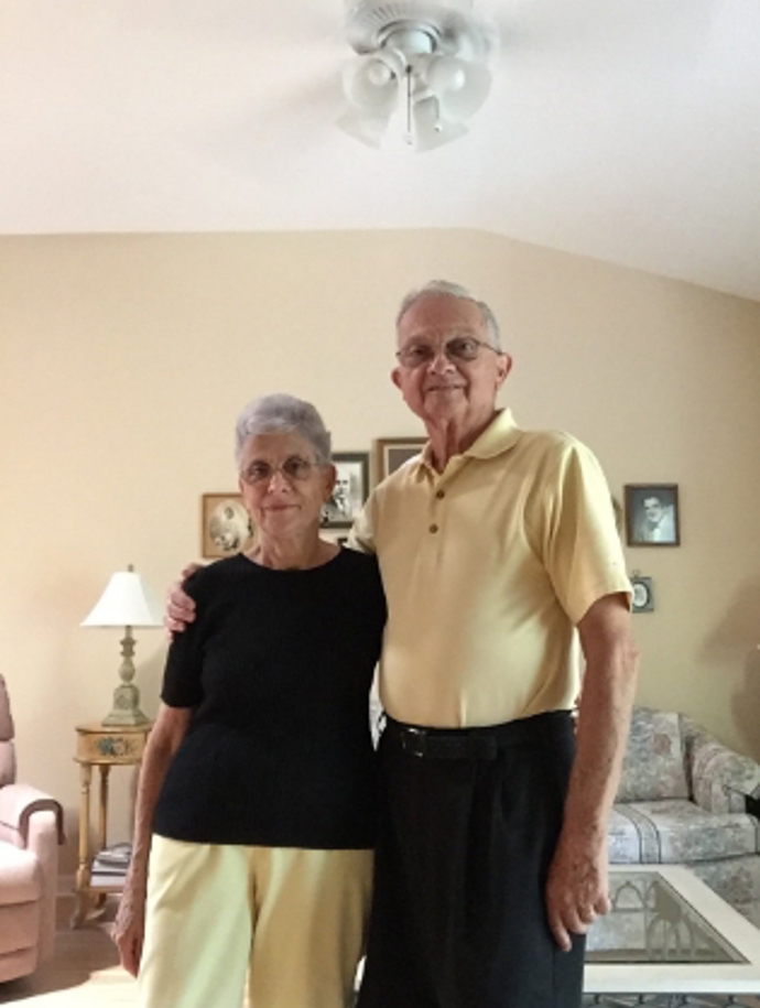 Podle Anthonyho se prarodiče začali stejně oblékat asi před rokem. Sladění chodili už na lekce tance a odsud vždy pelášili do kostela.