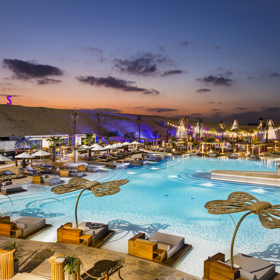 Glamping Terra Solis

Během návštěvy Dubaje vyrazte do úchvatného glampingu Terra Solis, kde můžete rozmazlit své chuťové pohárky v restauraci Mesa.
