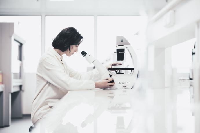 V oblasti homeopatie existuje velké množství kvalitních klinických studií, které dodávají hmatatelné důkazy a prokazují účinnost homeopatických léčivých přípravků. Zkoumání probíhá v reálném životě pacientů, a kromě účinnosti klinické studie potvrzují i další fakta: homeopatické léky jsou pro pacienty bezpečné a dobře je snáší.
