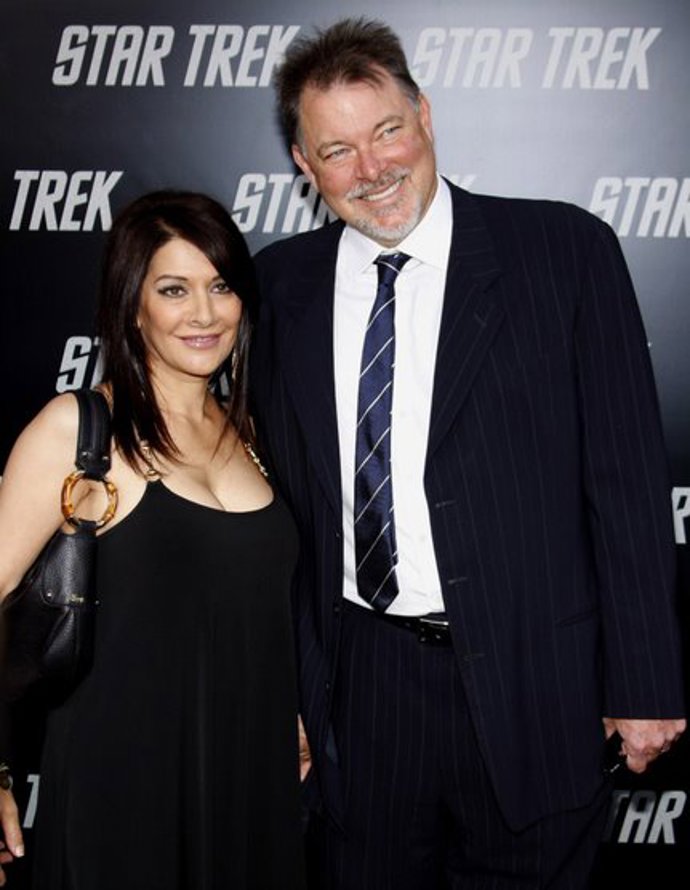 Jonathan Frakes s hereckou kolegyní ze Star Treku.
Jonathan Frakes s hereckou kolegyní ze Star Treku.