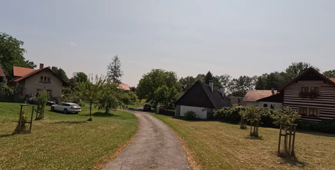 Mlýn se díky pohádce S čerty nejsou žerty stal symbolem chytrosti obyčejného člověka, který dokáže přelstít i samotné peklo.
Mlýn se díky pohádce S čerty nejsou žerty stal symbolem chytrosti obyčejného člověka, který dokáže přelstít i samotné peklo.