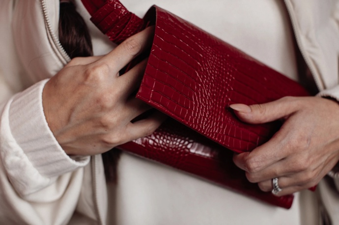 .about leather., 4400 Kč
