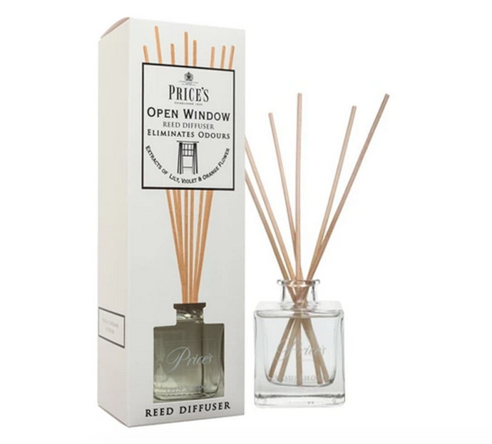 Vonný difuzér FRESH AIR, 100 ml, 299 Kč. V síti www.i-living.cz během jarních Dnů Marianne nakoupíte se slevou 20 %.

