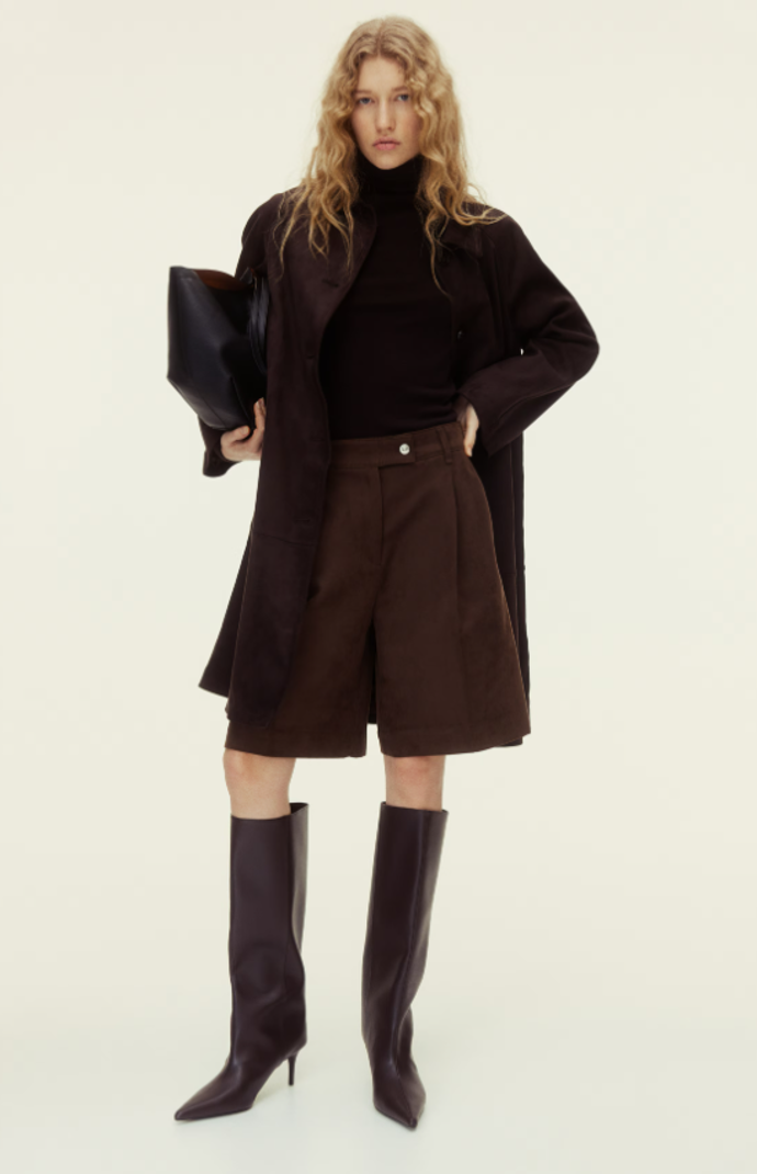 Hnědé bermudy, H&M, 739 Kč
