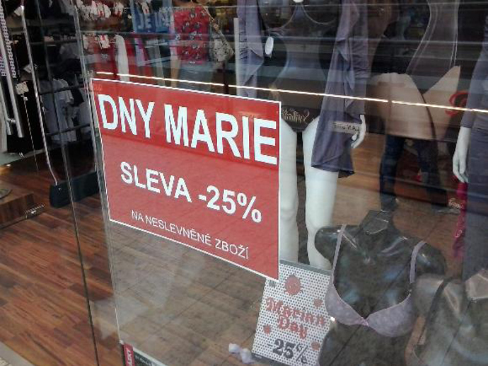 Dny Marianne z pohledu muže aneb jak nestrávit celý život jako bezpohlavní včela Dny Marianne z pohledu muže aneb jak nestrávit celý život jako bezpohlavní včela