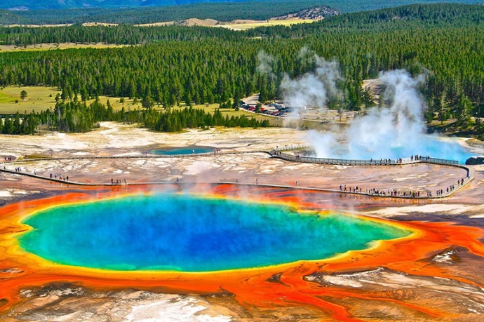 Pramen Grand Prismatic , Yellowstonský národní park, Wyoming, USA