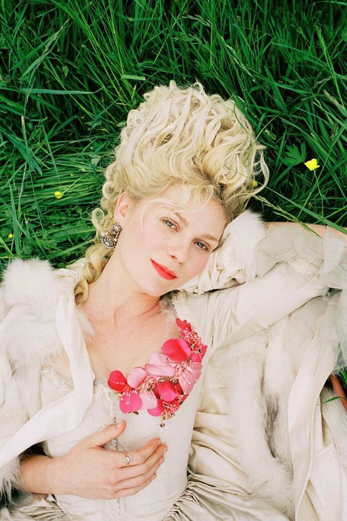 Marie Antoinette: Marie Antoinette  

Francouzská královna v podání Kirsten Dunst je pravděpodobně nejlepší zpodobnění artistokratické zhýralosti 18. století. Marie Antoinetta možná nebyla obdivována pro své skutky, ale něco se jí musí uznat, účes měla vždy famózní. 
