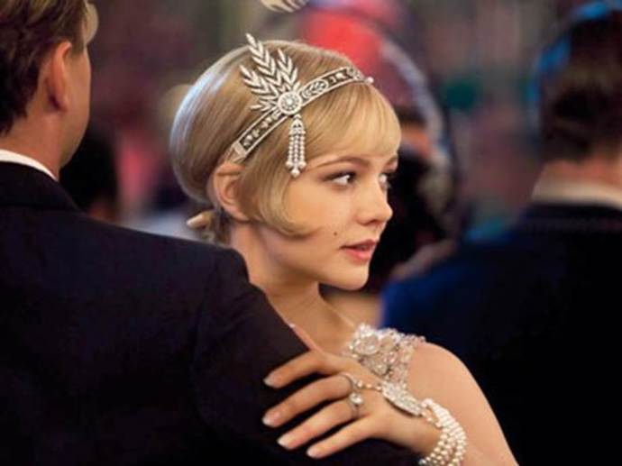 Velký Gatsby: Daisy Buchanan

Carey Mulligan ztvárnila bohatou krásku z 20. let a její krátký účes nás uhranul stejně jako diamantová čelenka Tiffany v hodnotě 4,5 milionu korun!

 
