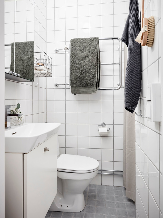 Uklidňující světlo, nadčasové materiály a skvěle promyšlený prostor – to vše najdete v tomto jednopokojovém bytě. Elegantní kuchyně, nadčasová koupelna a původní prkenné podlahy tvoří základ útulného domova, který ocení milovníci designu i praktičnosti.
Uklidňující světlo, nadčasové materiály a skvěle promyšlený prostor – to vše najdete v tomto jednopokojovém bytě. Elegantní kuchyně, nadčasová koupelna a původní prkenné podlahy tvoří základ útulného domova, který ocení milovníci designu i praktičnosti.