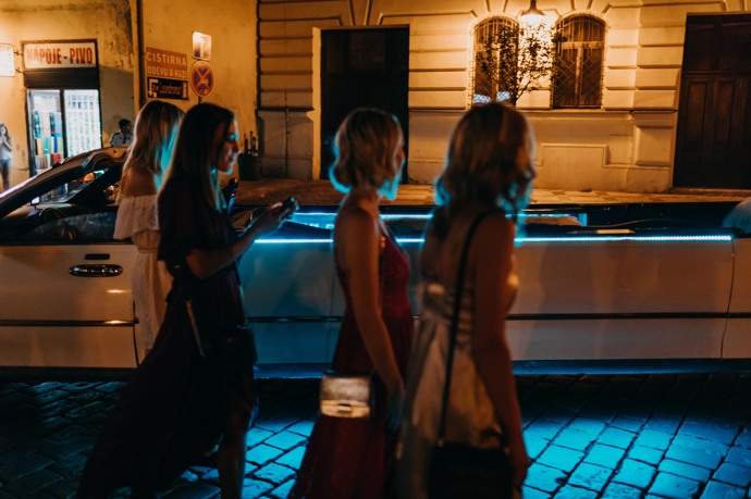 Následoval přesun na party.
