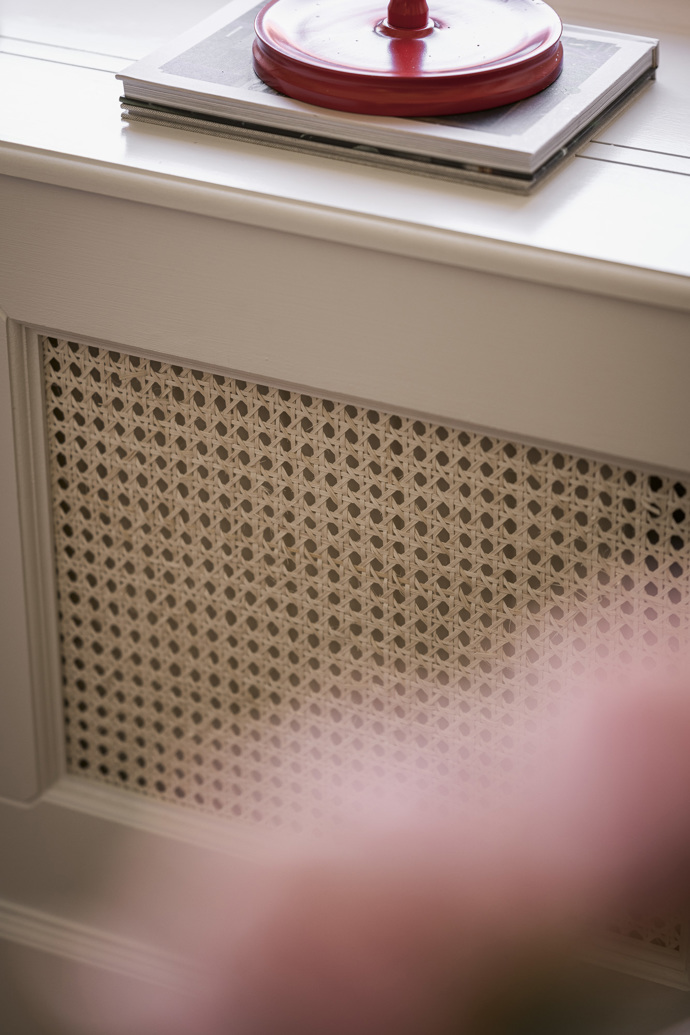 Vstupte do bytu, který má duši! Historické detaily zde ladí s precizní rekonstrukcí. Od kachlových kamen až po světlé pokoje s vysokými stropy – každý kousek tohoto prostoru vyzařuje klid, harmonii a vkus.
Vstupte do bytu, který má duši! Historické detaily zde ladí s precizní rekonstrukcí. Od kachlových kamen až po světlé pokoje s vysokými stropy – každý kousek tohoto prostoru vyzařuje klid, harmonii a vkus.