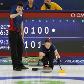 Curling pro mnohé fanoušky prý není sportem
