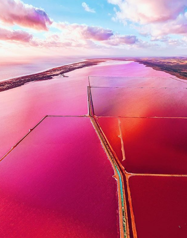 Nejen do feedu! Růžové jezero se stalo cestovatelským hitem Nejen do feedu! Růžové jezero se stalo cestovatelským hitem