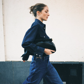 Džíny ve straight střihu s vysokým pasem H&M, 979 Kč
