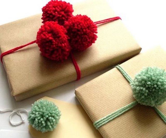 gift-wrapping-present-idea-fun-easy-creative-unique-beautiful-craft-pom-pom-wool-diy-christmas-holiday-recycle-kids-wedding-family-collection-birthday-christmas-anniversary-festival-inspiration_copy