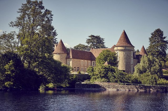 04 french chateaux you can stay in