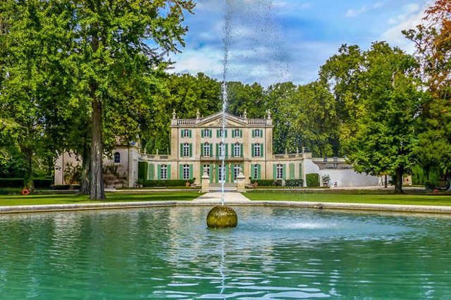06 french chateaux you can stay in