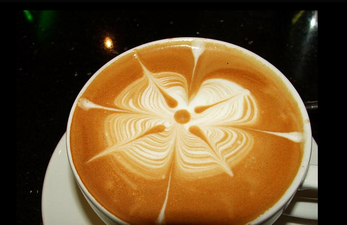 Video: jak si vyrobit perfektní domácí caffè latte Video: jak si vyrobit perfektní domácí caffè latte