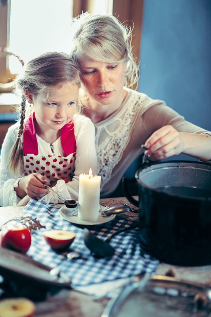Advent předků si nejčastěji spojujeme s kostelem, lidé se ale v zimě chtěli hlavně bavit