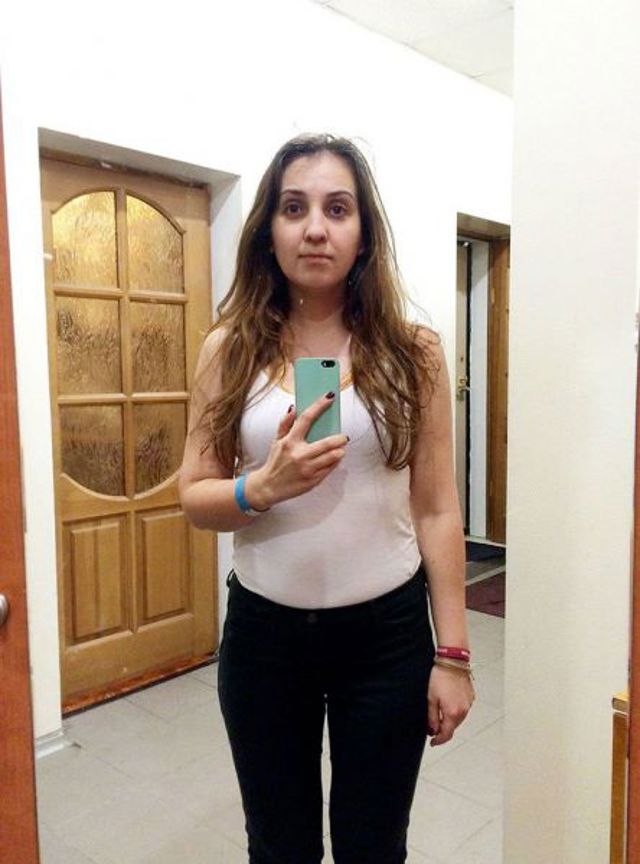 girl different shop fitting room lighting 14 58a6f25211699 7001