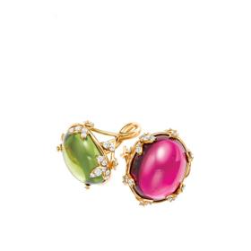 Prsteny Paloma’s Olive Leaf z 18kt zlata, diamanty, peridotem (vlevo) a rubelitem (vpravo)