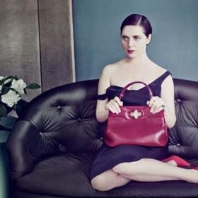 Isabella Rossellini pro Bulgari: dáma s kabelkou