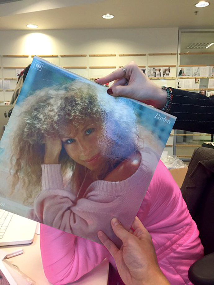 Internetový fenomén: Sleeveface Internetový fenomén: Sleeveface