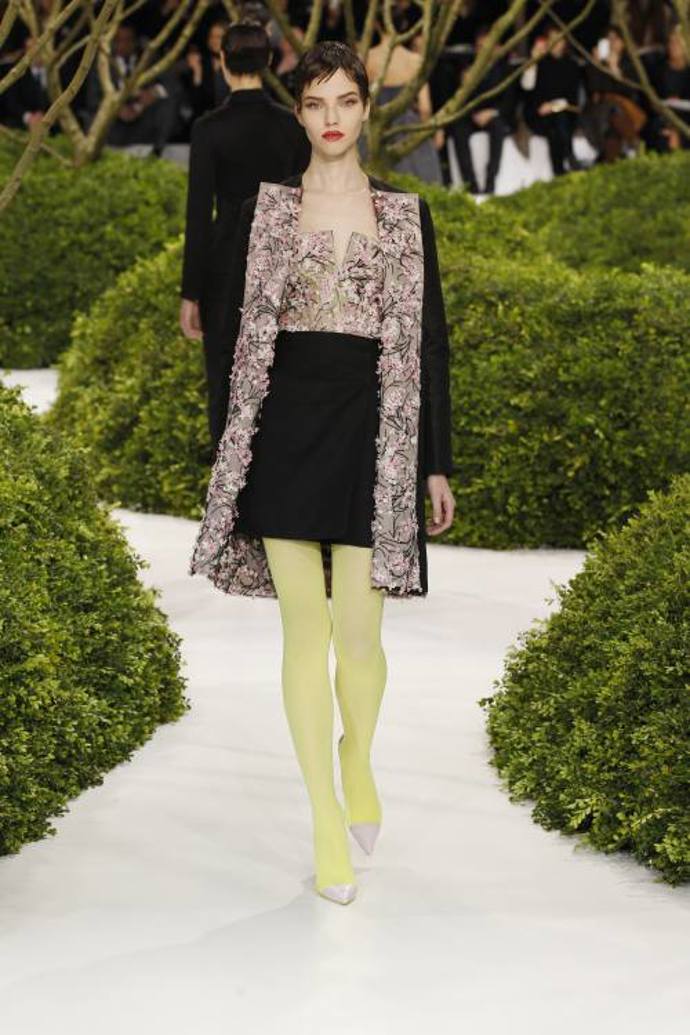 Barevný outfit Dior
