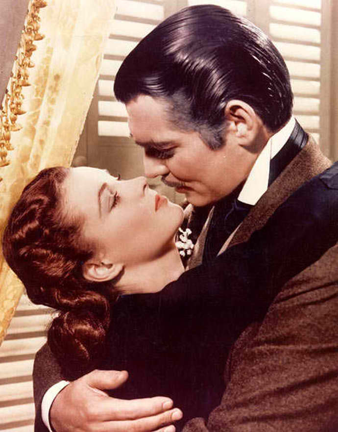 Klasika všech klasik! Kdyby existovala učebnice polibků, Clark Gable a Vivienne Leigh by definitivně zasloužili první kapitolu.