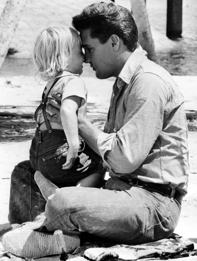 Elvis Presley & Lisa Marie
